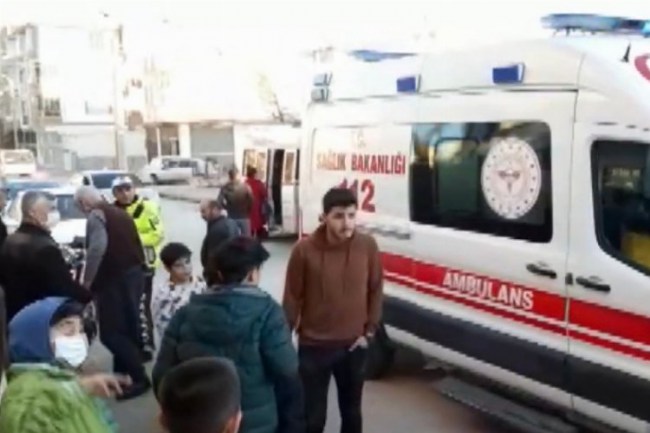 Adıyaman'da minibüs çocuğa çarptı!