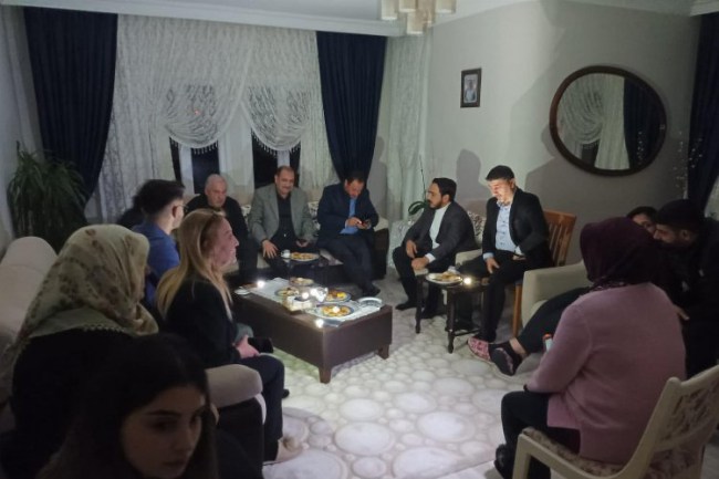 Gelecek Partili Karış ev toplantısında