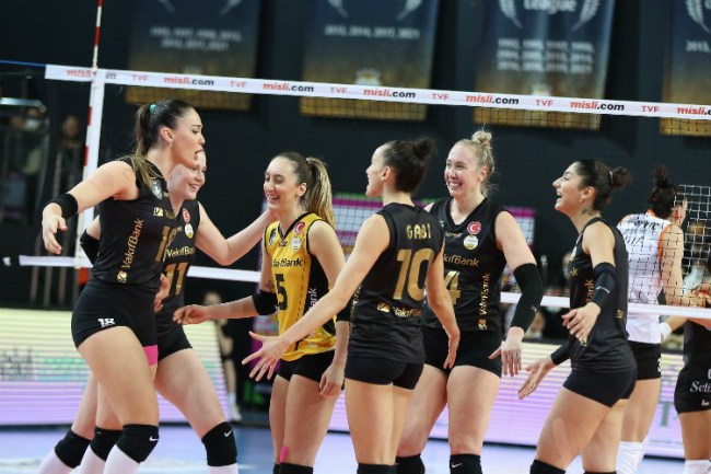 VakıfBank derbide set vermedi