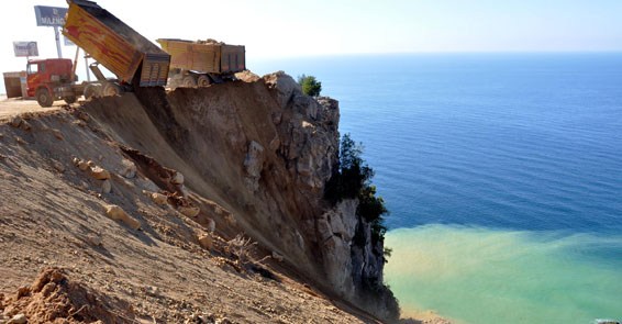 Duble Yolun Hafriyatı Denize Taştı!