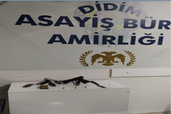 Didim'de oto sahtekarları gözaltına alındı