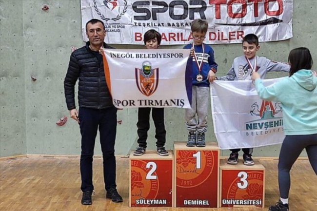 Bursa İnegöllü dağcılar madalyalara ambargo koydu