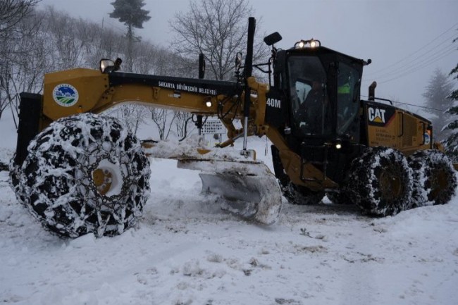 Sakarya'da 8 mahalle yolu ulaşıma açıldı