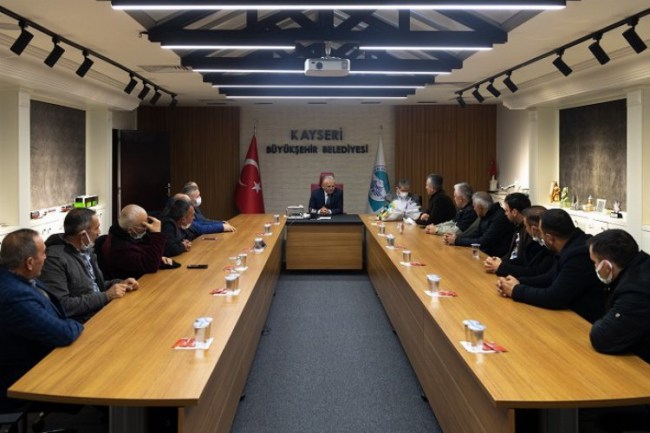 Memduh Büyükkılıç'a muhtarlardan ziyaret