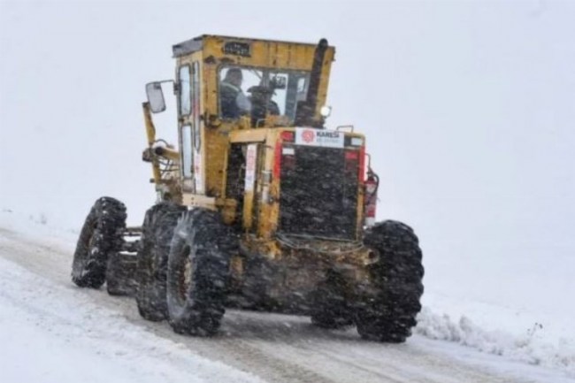 Kapanan köy yolları açılıyor