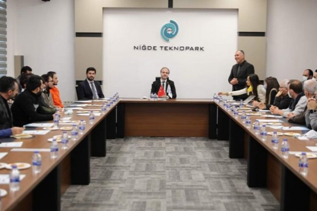 Rektör Uslu firmaların sorun ve taleplerini dinledi