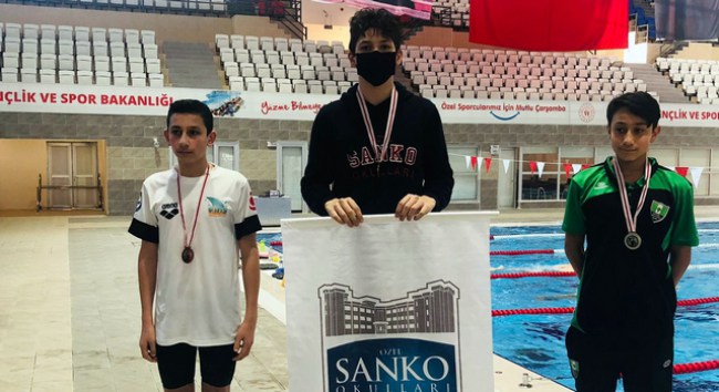 Sanko Okulları öğrencileri 27 madalya kazandı
