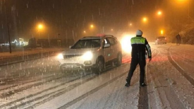 Bolu dağı araç trafiğine kapatıldı