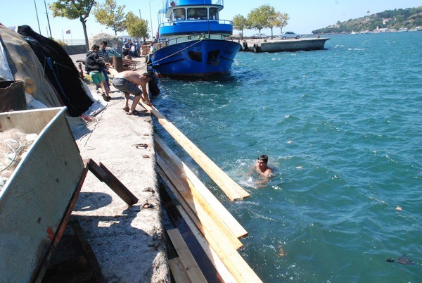 Denizden bu sefer kereste çıktı!..
