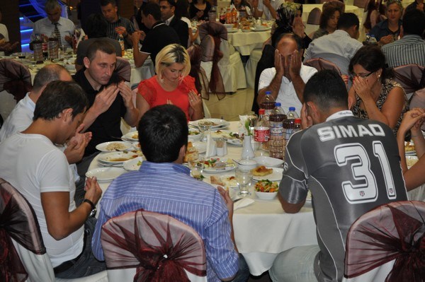 BJK Taraftarları Derneğinden iftar..