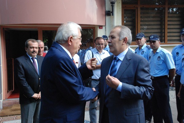 Vali Ata, giderayak öğüt verdi: "Gerilim yaratmaktan kaçının"