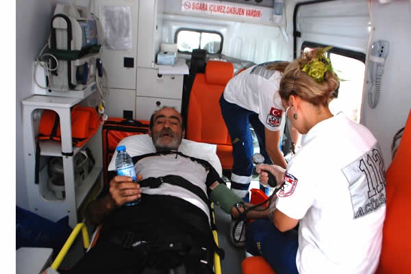 Yatalak adama Milletvekili Candan sahip çıktı