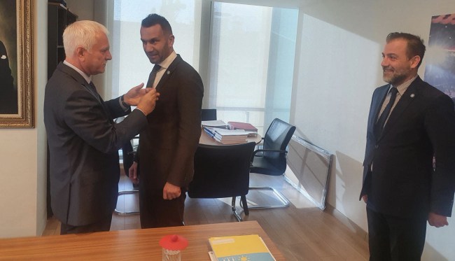 Son Dakika.. CHP’li meclis üyesi İYİ Parti’ye geçti