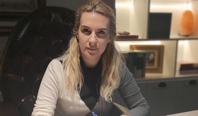 Merve Kır’dan Sedef Kabaş’a destek