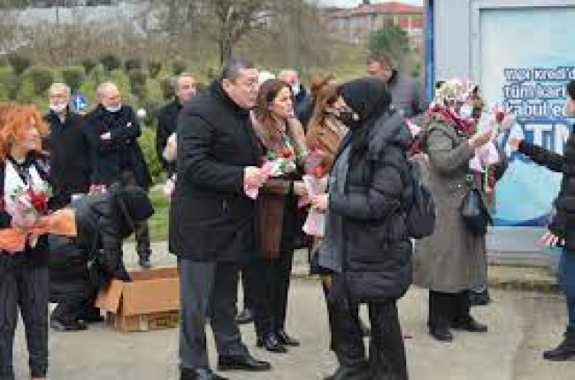 Başkan Tekin: “Kadınlar bizim baştacımız”