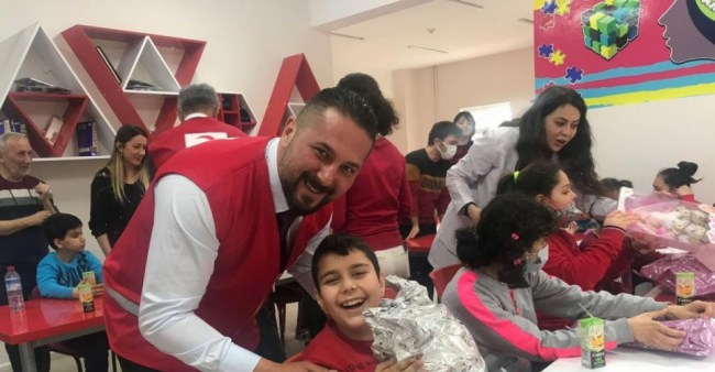 Türk Kızılayı Kdz. Ereğli Şubesi Otizmli çocukları sevindirdi