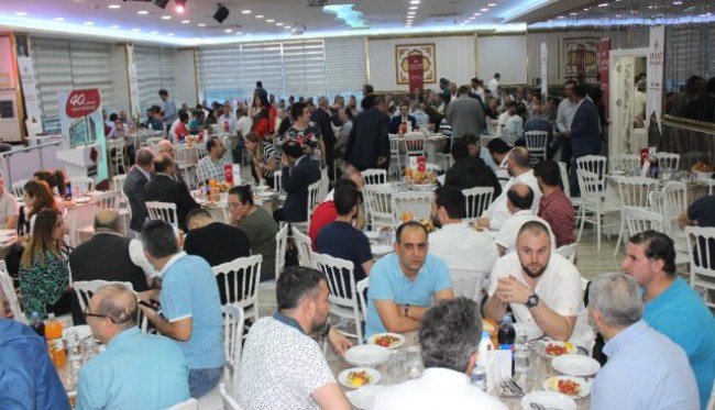 Türk Metal Sendikası yönetimi işçilerle iftarda buluştu