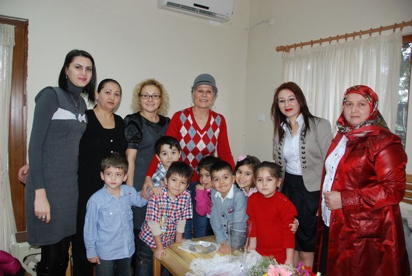 Çocuklardan, Neriman Abla'ya ziyaret..