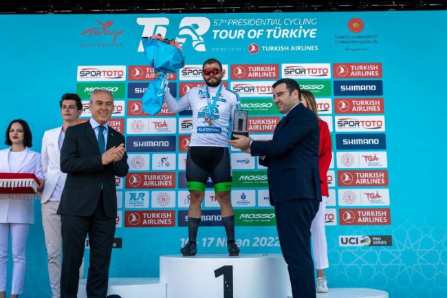 Sakarya Büyükşehirli sporcu 1915 Çanakkale Köprüsü'nde adını tarihe yazdırdı