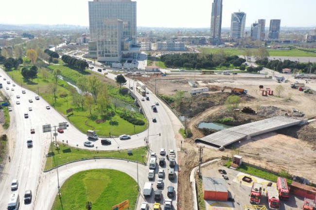 Bursa'da Adliye Kavşağı'nda çalışmalar tam gaz