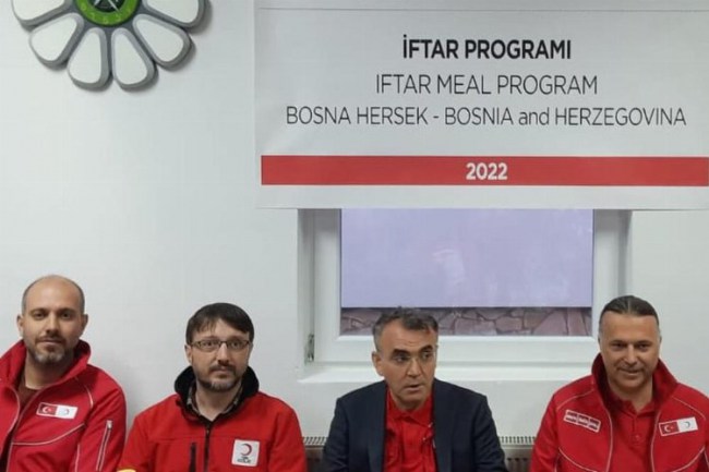 Kızılay'dan Dünya Yetimler Günü'nde Srebrenitsa'da iftar