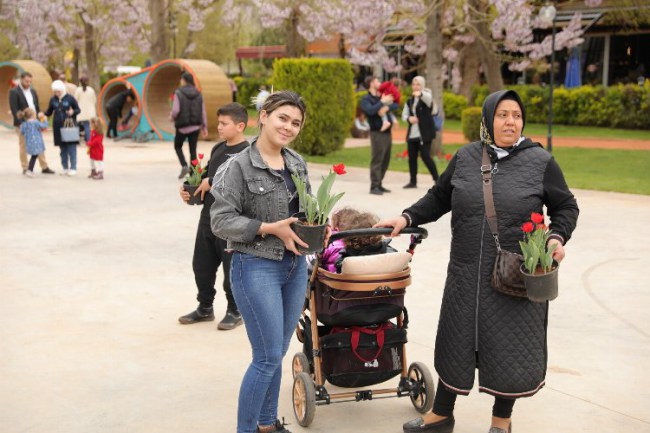 Gaziantep'te baharın müjdecisi laleler