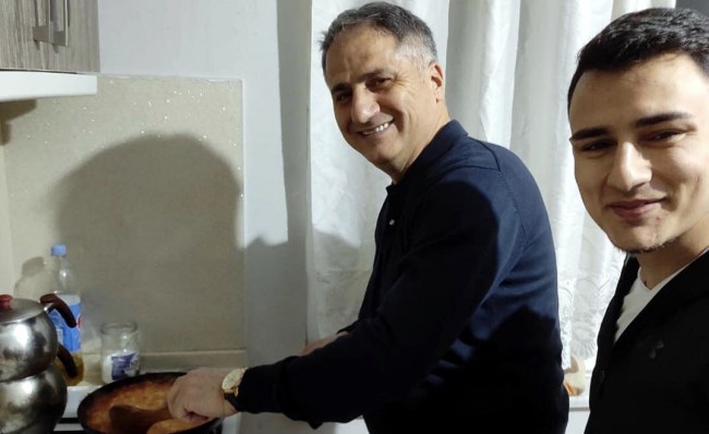 Sahur’da yemekler Saffet Başkan’dan