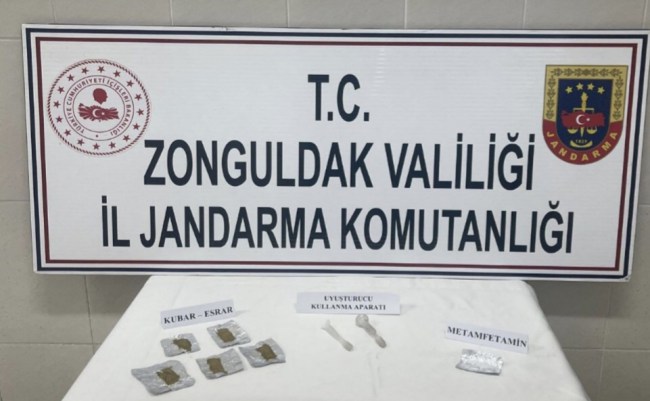 Beycuma’da şüpheli araçta uyuştucu ele geçirdi