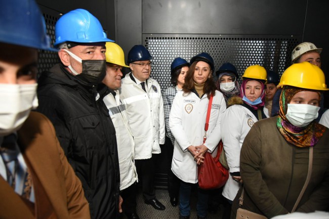 Vali Tutulmaz, Maden Şehidi aileleriyle ocağa indi