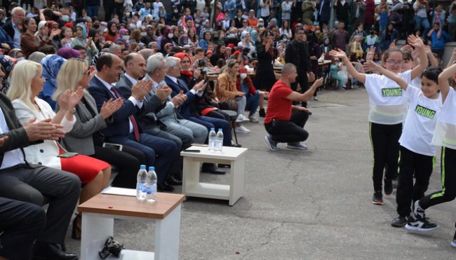 Gülüç'te 23 Nisan coşkusu