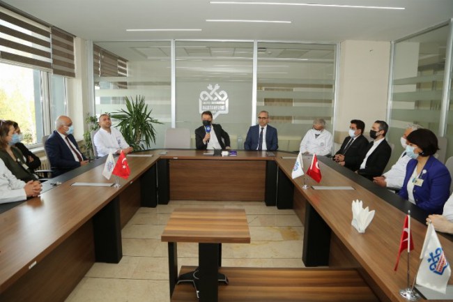 ERÜ'de Başhekimlik devir teslim töreni düzenlendi