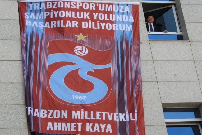 Trabzonspor bayrağı Meclis'te!