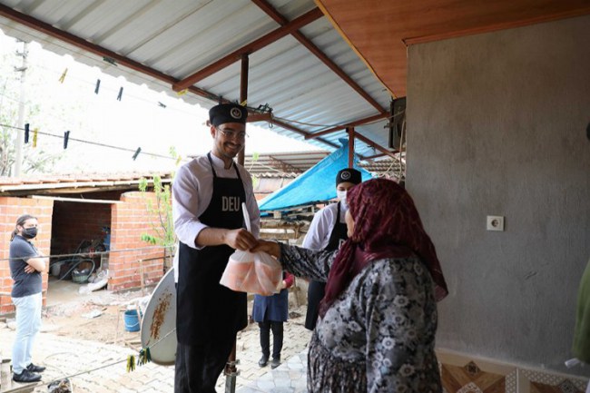 Dokuz Eylül'den Kiraz'da gönül buluşması