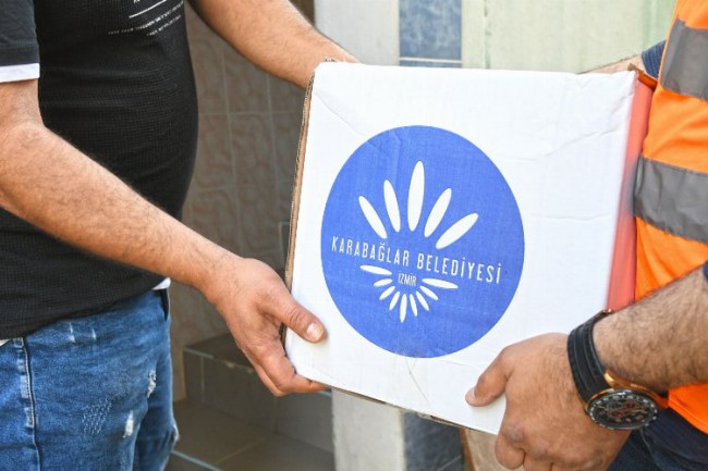 İzmir Karabağlar Belediyesi'nden Ramazan'da örnek dayanışma