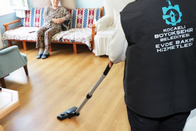 Kocaeli Büyükşehir'den 500 haneye bayram temizliği