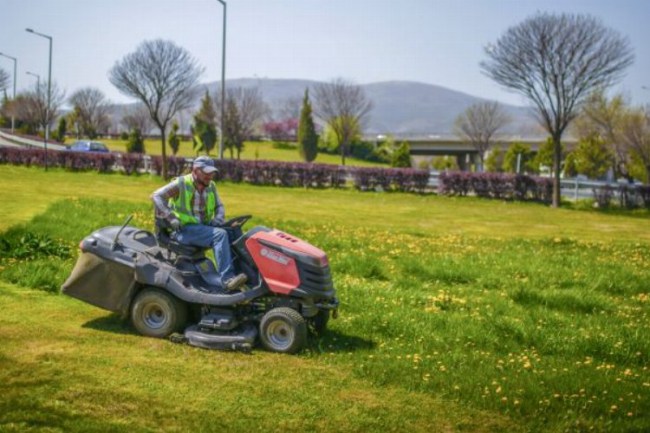 Kütahya'da yeşil alan düzenlemeleri devam ediyor