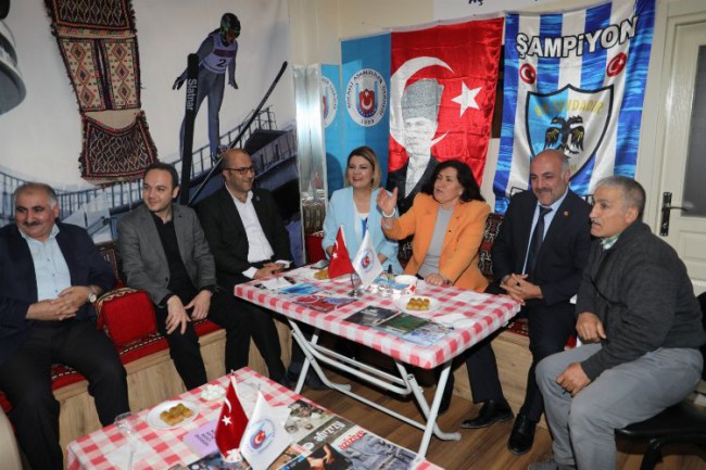 Kocaeli İzmit'te Başkan Hürriyet Erzurum Aşkalelilerle bayramlaştı