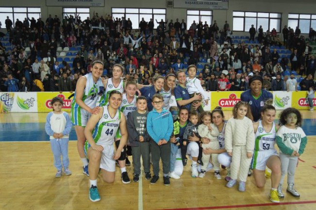 Rize Belediyespor Kadın Basketbol takımının şampiyonluğuna bir adım kaldı
