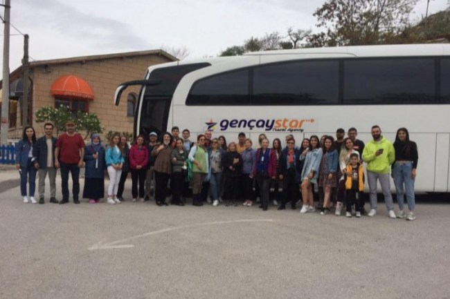 Sezonun ilk yerli turist kafilesi Niğde'ye geldi