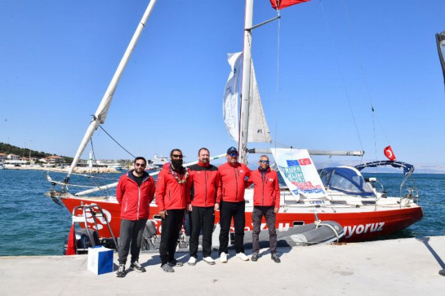 "Gelecek için Yelken Açıyoruz" ekibine Çeşme'de bandolu karşılama