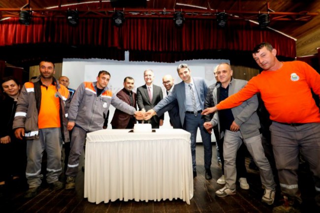 Bursa İnegöl Belediyesi'nde sürpriz doğum günü