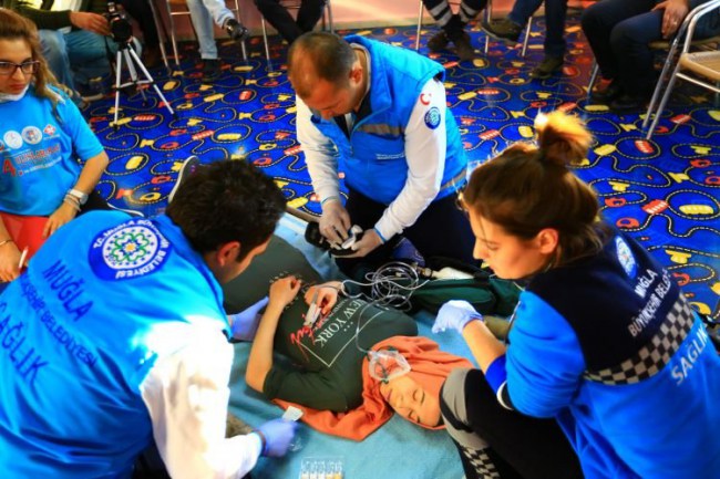 Muğla Büyükşehir'den muhtarlara ilk yardım eğitimi