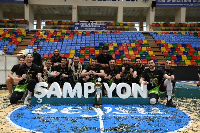 Manisa 'Şampiyon' kupasına kavuştu