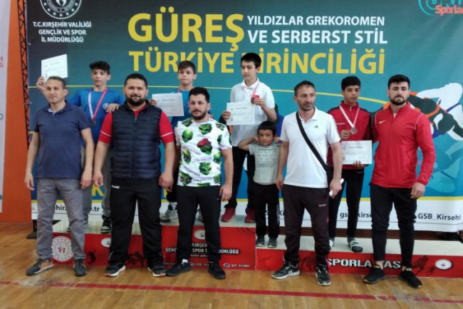 Kütahya Belediyespor pehlivanları Türkiye şampiyonu oldu 
