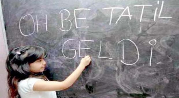 Perşembe ve Cuma günü de okullar tatil..