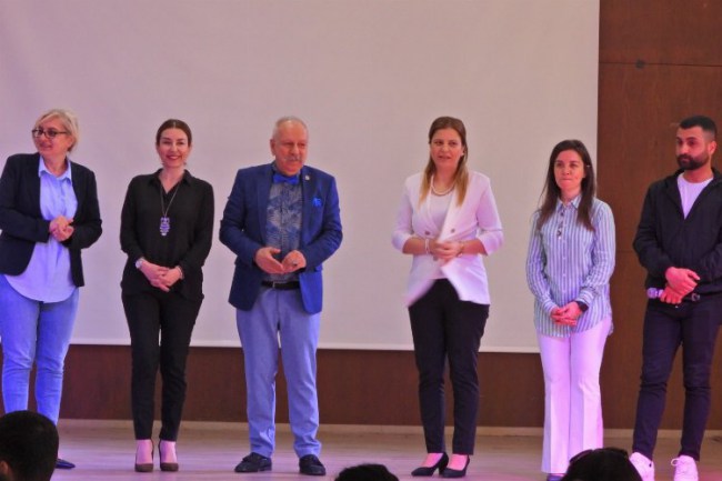 Hatay Büyükşehir öğrencilerinin yanında