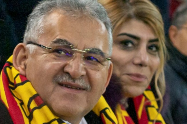 Kayseri'de Başkan Büyükkılıç'tan Kayserispor'a tebrik
