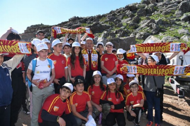 Kayseri'de 1500 mahlep fidanı dikildi