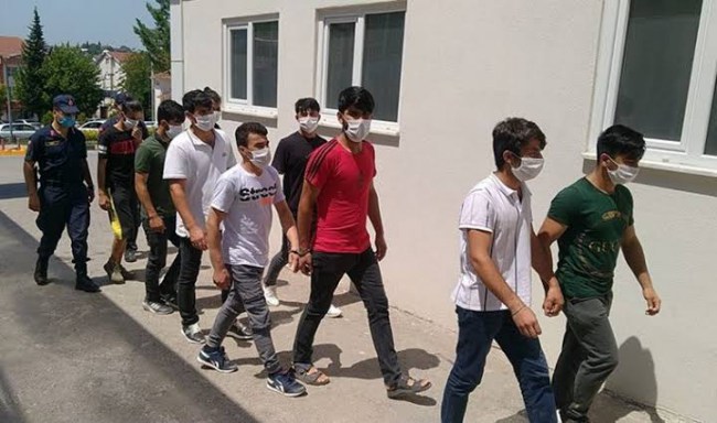 Zonguldak’ta 25 kaçak Afgan yakalandı