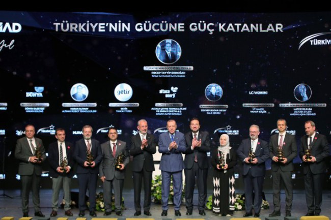 MÜSİAD'dan ERÜ'ye ödül